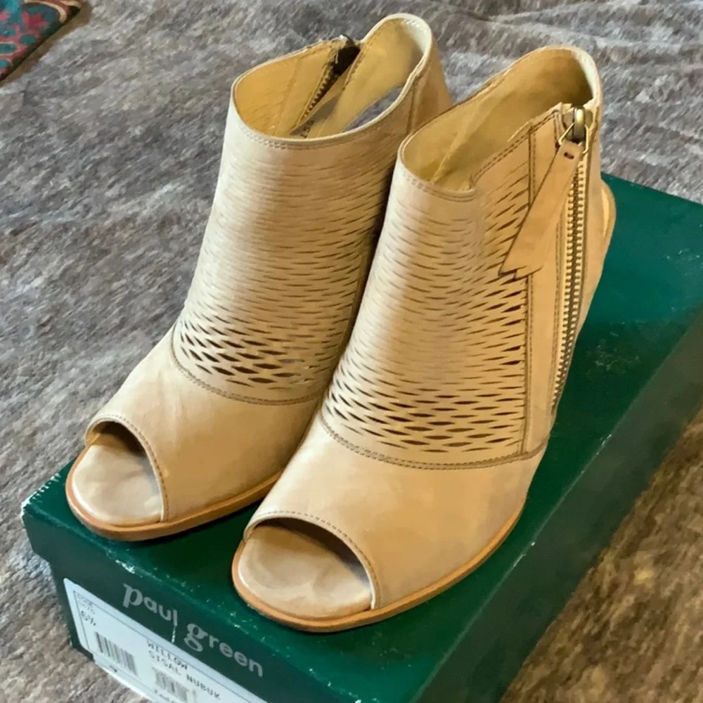 Paul Green, Size 6.5 shoe - Picture 2 of 2